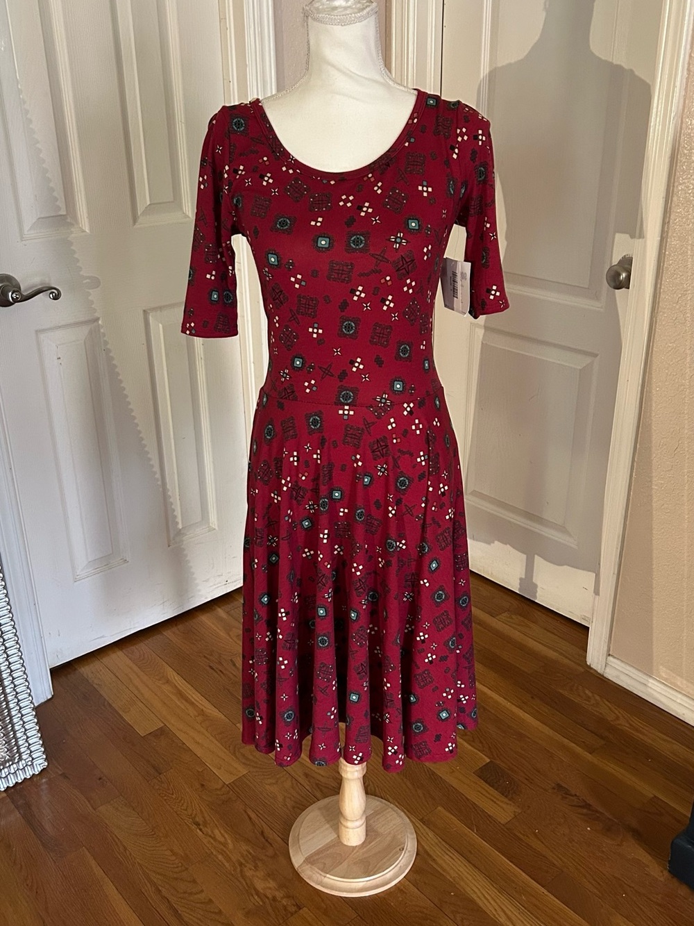 LuLaRoe Maroon Print Knee Length Dress NWT Size Small